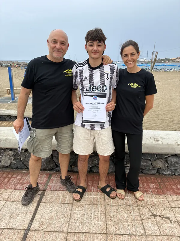 New PADI Instructors on the beach